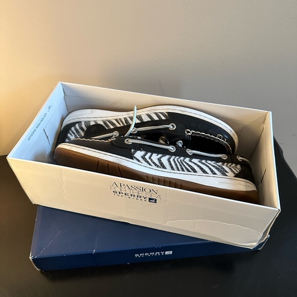 Sperry Sz W 9 Zebra sequin slip on loafer - Picture 4 of 7